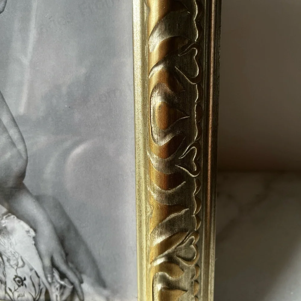 Vintage Gold ornate frame for 8”x10” photo. Vintage